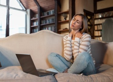 Boyun Fıtığı Hangi Durumlarda Ameliyat Edilmelidir?